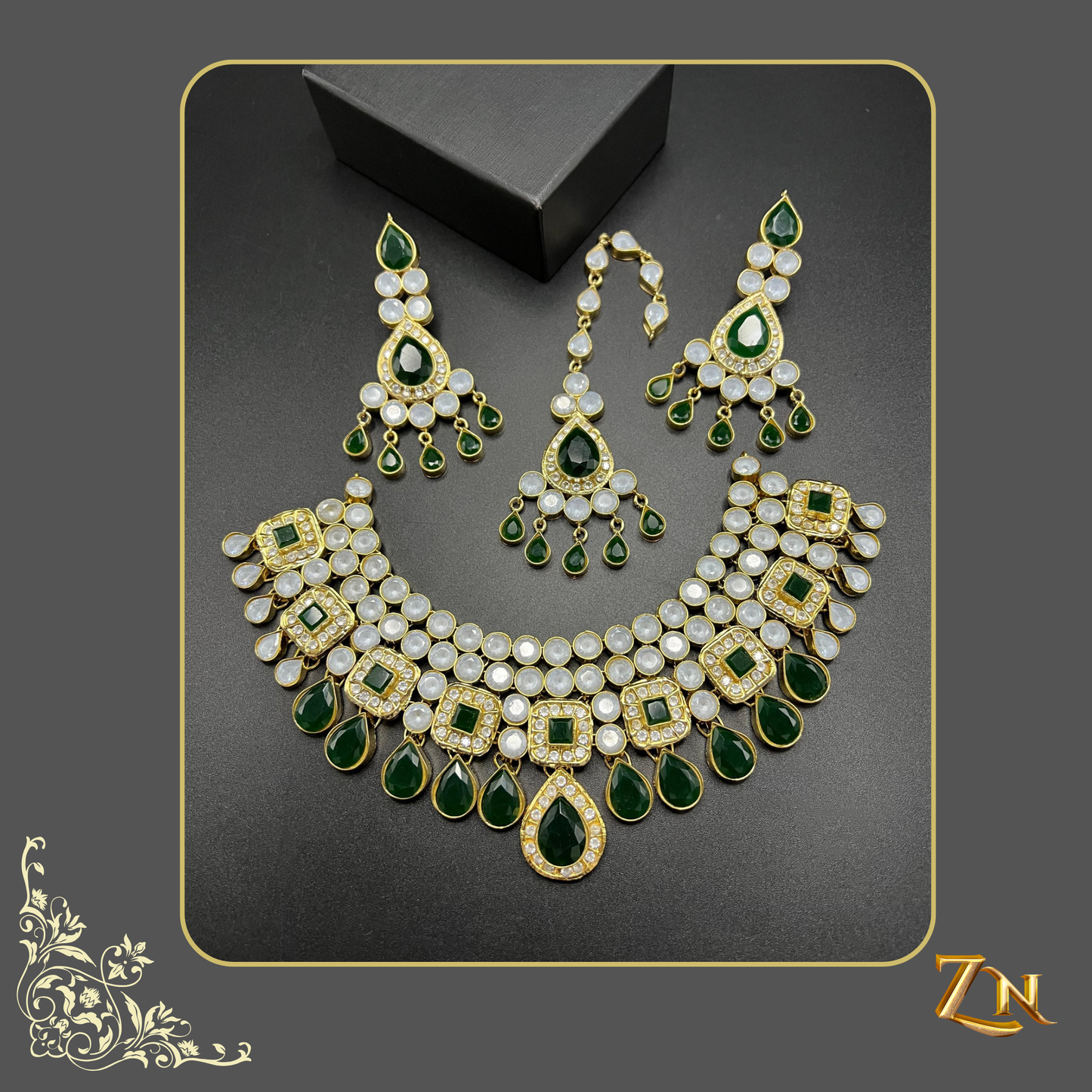 A majestic Kundan set