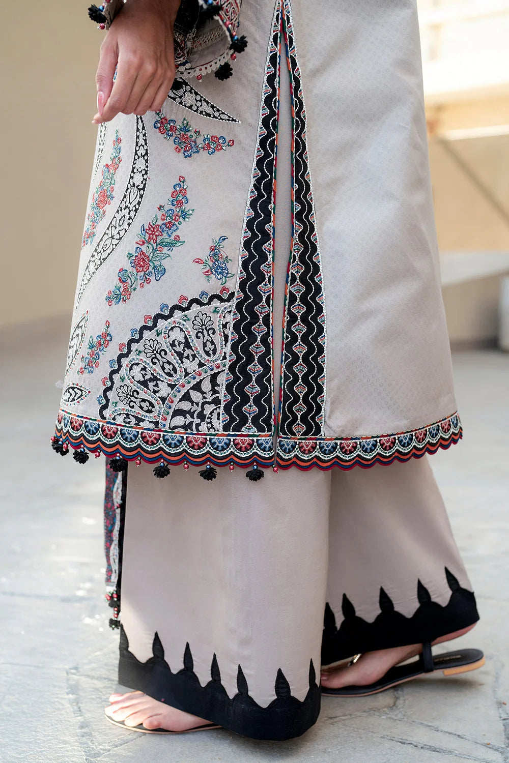 JAZMIN | SHAHKAR EID COLLECTION | EMBROIDERED LUXURY LAWN SL25-D7
