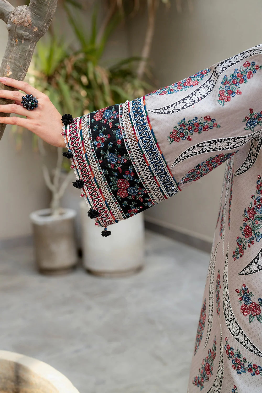 JAZMIN | SHAHKAR EID COLLECTION | EMBROIDERED LUXURY LAWN SL25-D7