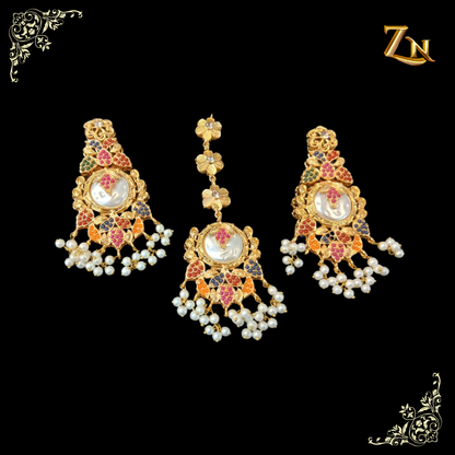 Teeka and earrings in kundan style