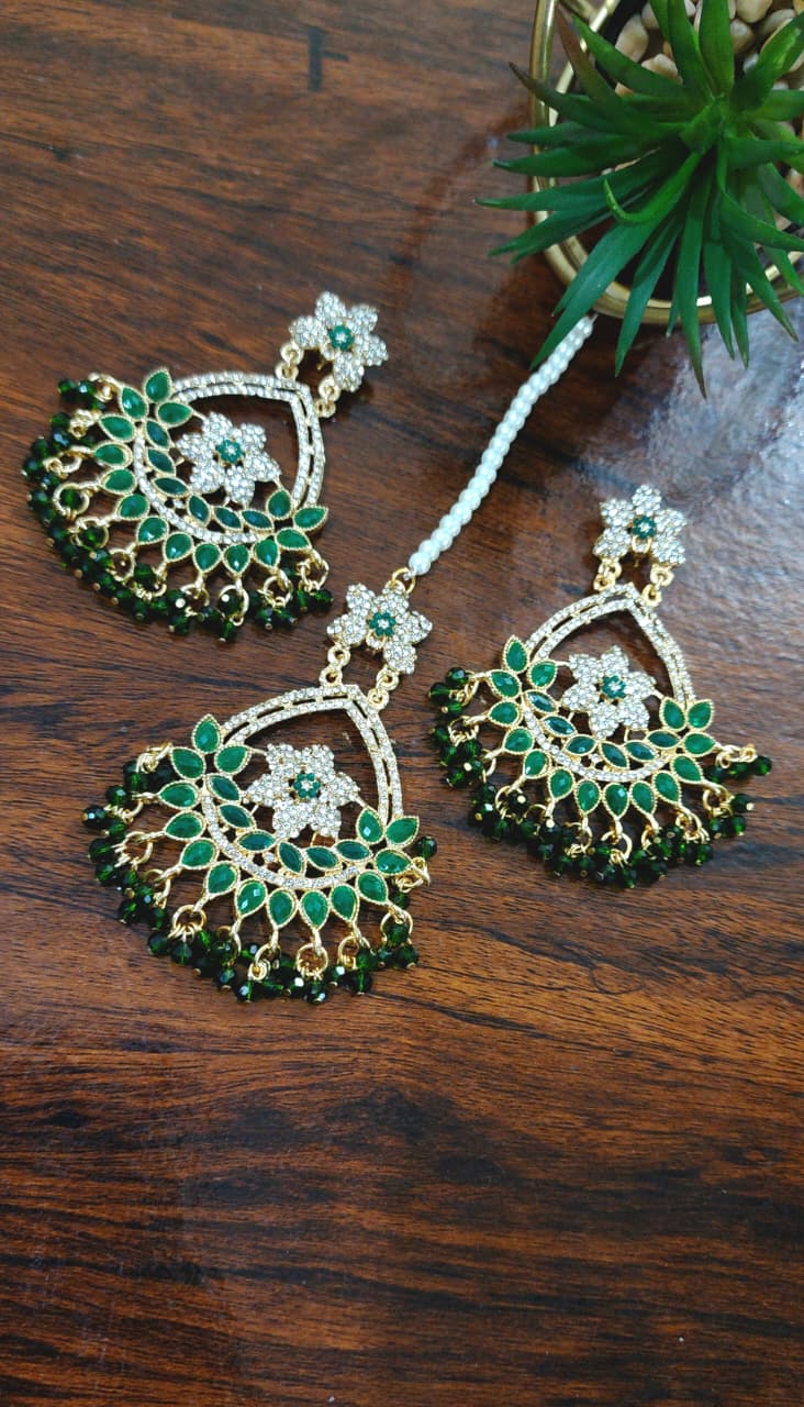 Beautiful handmade Bindi Earrings Set