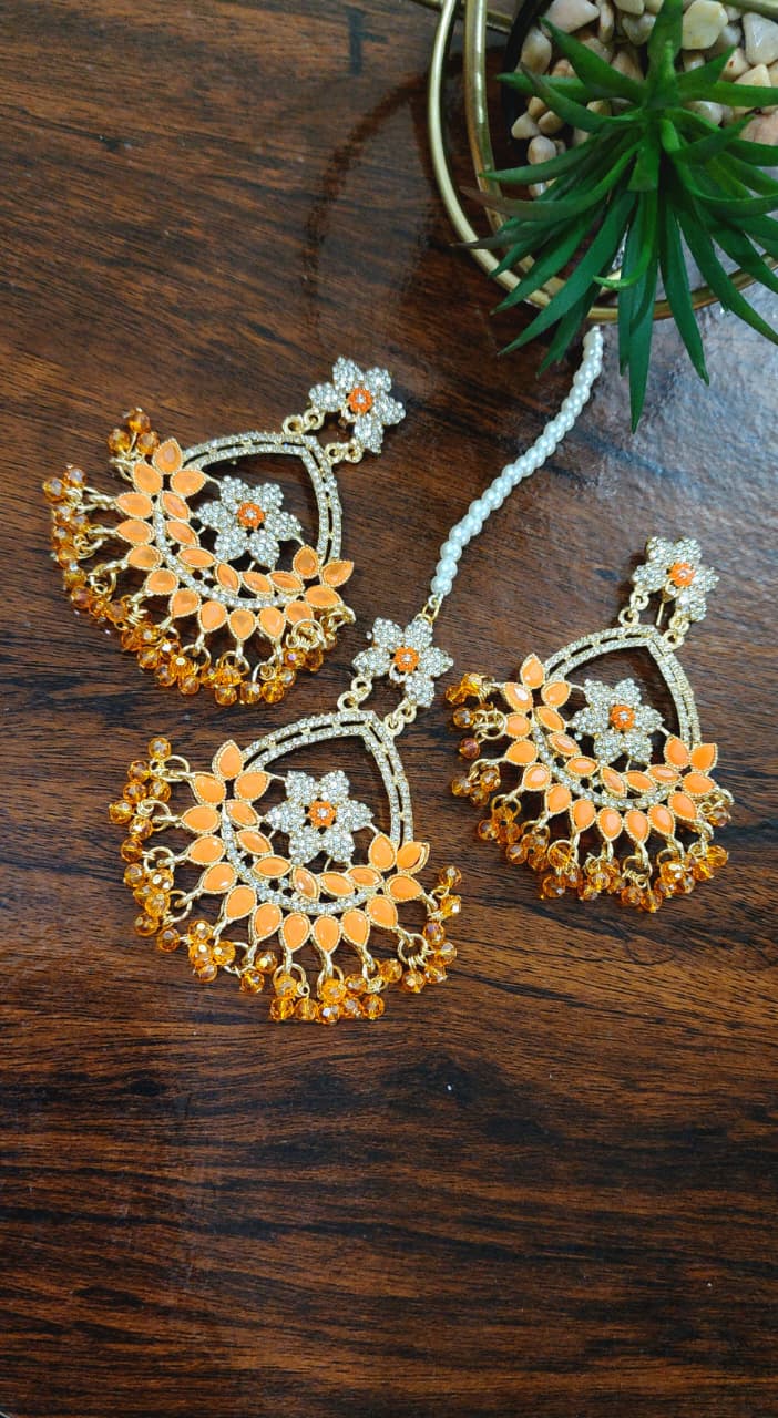 Beautiful handmade Bindi Earrings Set